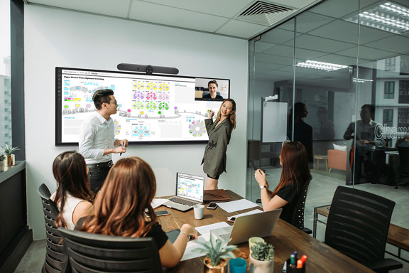 A Tech Boost for Your Brainstorming Sessions and Team Buildings