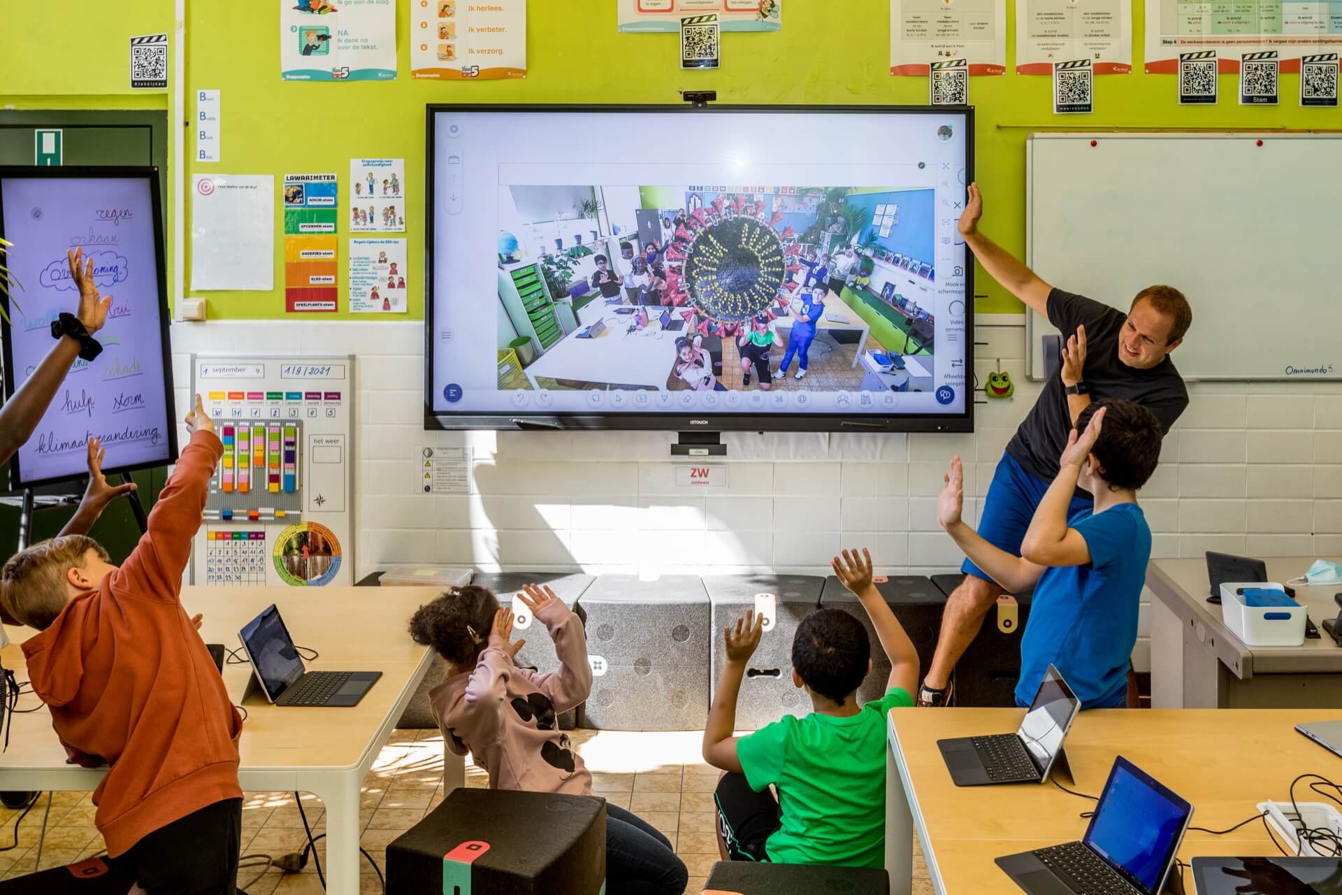 Interactive Learning With Technology Advantages And Real Life Applications
